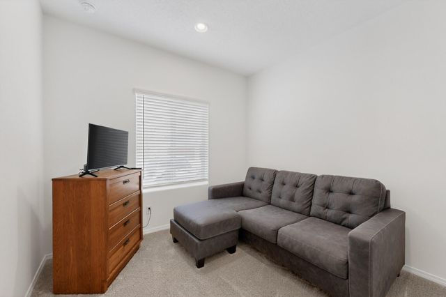 212 Prism Avenue SW, Rio Rancho, NM 87124