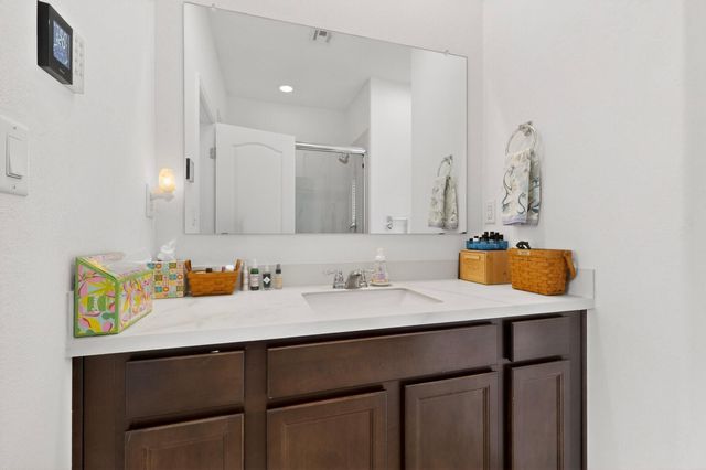 212 Prism Avenue SW, Rio Rancho, NM 87124
