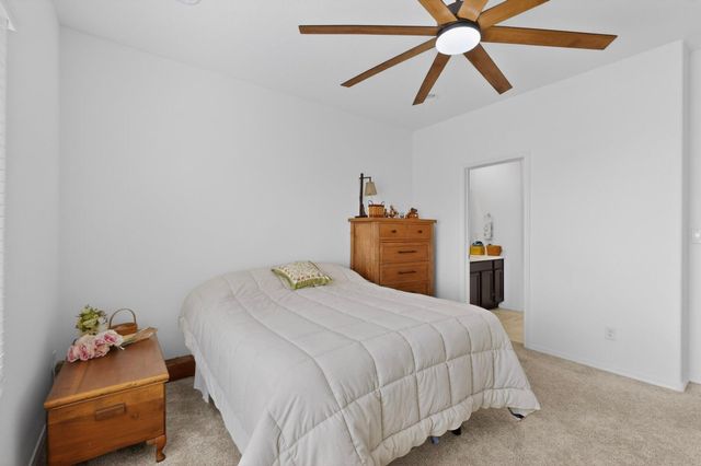 212 Prism Avenue SW, Rio Rancho, NM 87124