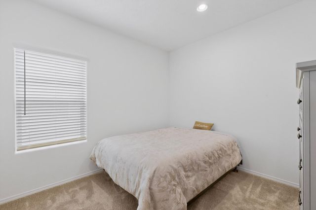 212 Prism Avenue SW, Rio Rancho, NM 87124