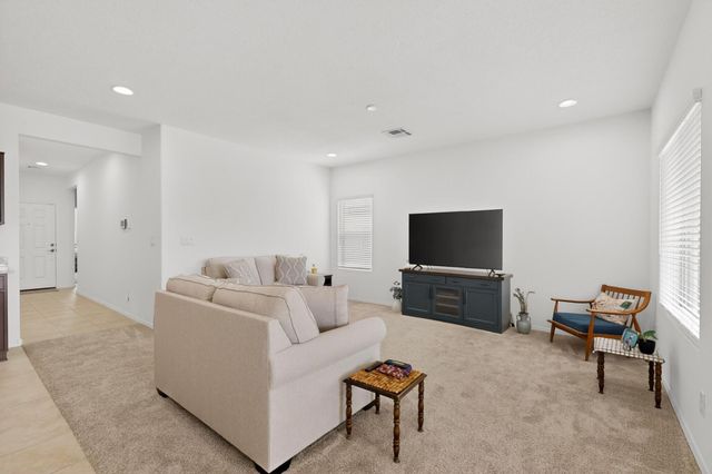 212 Prism Avenue SW, Rio Rancho, NM 87124