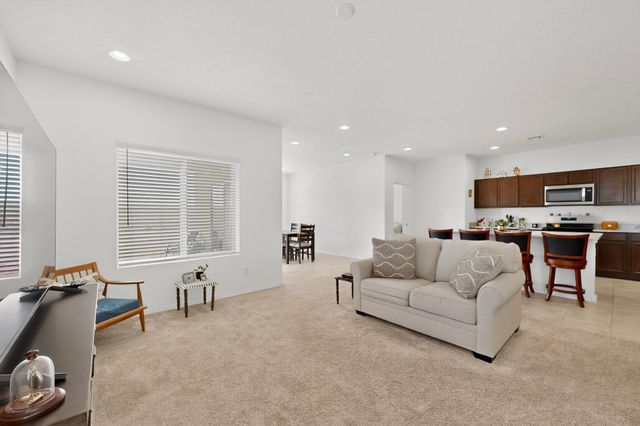 212 Prism Avenue SW, Rio Rancho, NM 87124