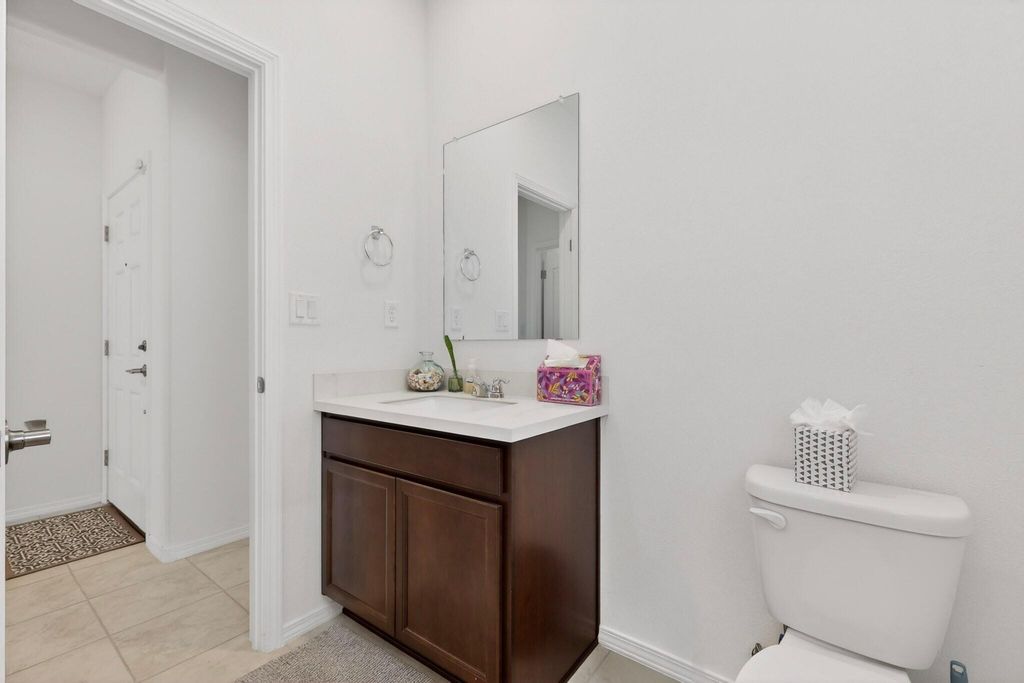 Image 12 of property listing at 212 Prism Avenue SW, Rio Rancho, NM 87124