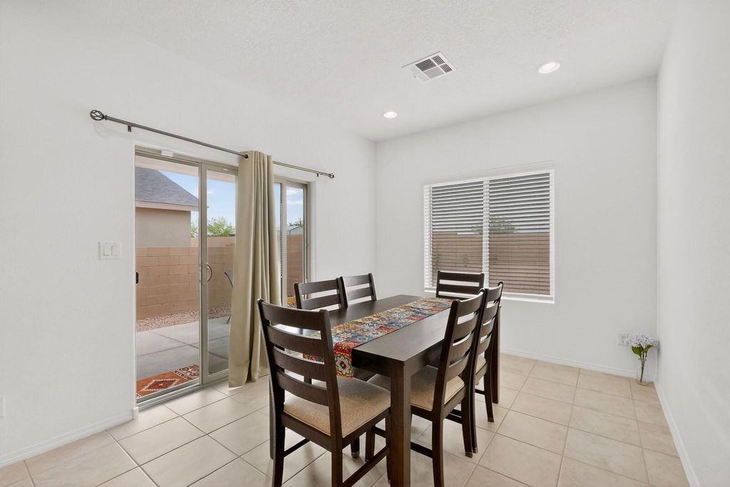 Image 26 of property listing at 212 Prism Avenue SW, Rio Rancho, NM 87124
