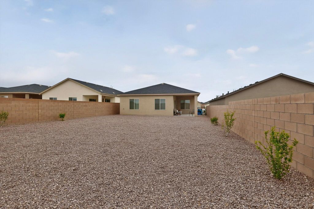 Image 40 of property listing at 212 Prism Avenue SW, Rio Rancho, NM 87124