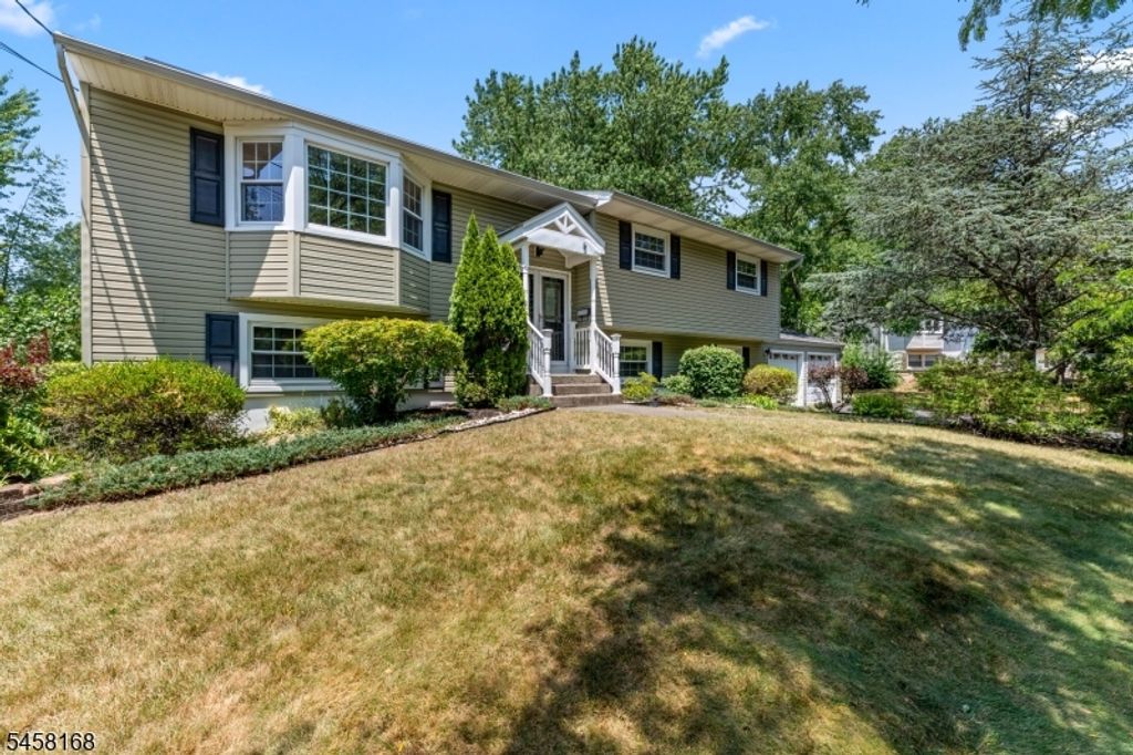 5 Yale Ct, East Brunswick Twp., NJ 08816 — exterior