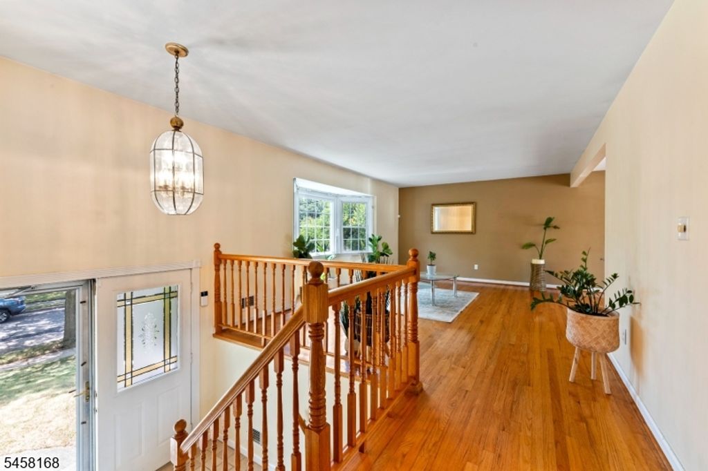 5 Yale Ct, East Brunswick Twp., NJ 08816 — photo 4