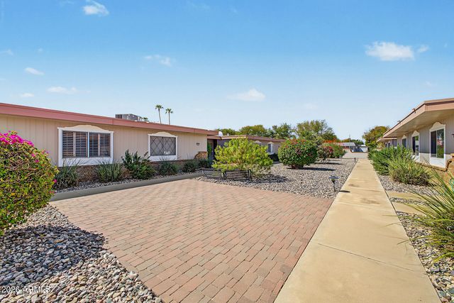 16871 N 103RD Avenue, Sun City, AZ 85351