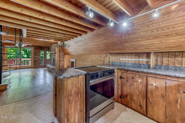 117 Locust Winds Drive, Elizabethton, TN 37643