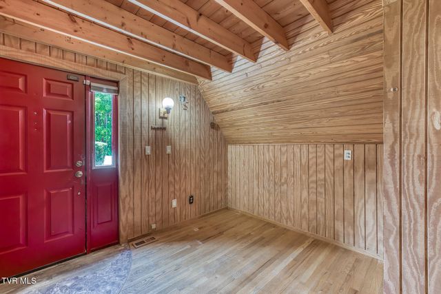 117 Locust Winds Drive, Elizabethton, TN 37643