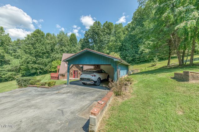 117 Locust Winds Drive, Elizabethton, TN 37643