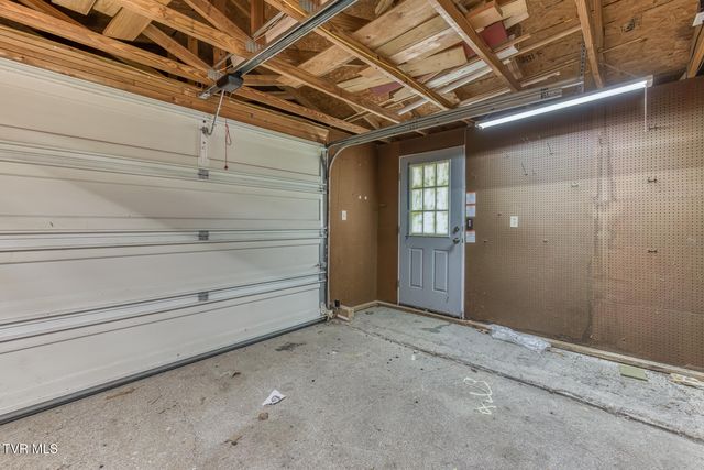 117 Locust Winds Drive, Elizabethton, TN 37643