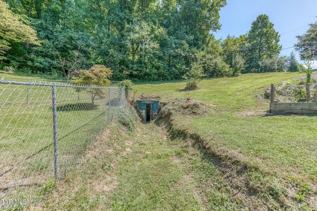 117 Locust Winds Drive, Elizabethton, TN 37643