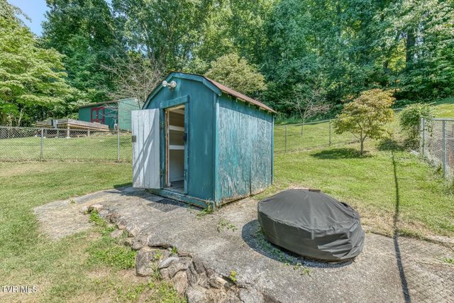 117 Locust Winds Drive, Elizabethton, TN 37643