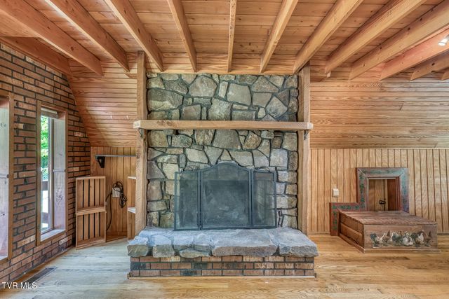 117 Locust Winds Drive, Elizabethton, TN 37643