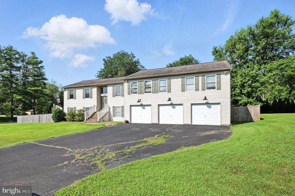 7314 WESTMORELAND DR, Warrenton, VA 20187