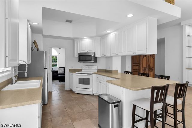 7935 Valentina CT, Naples, FL 34114