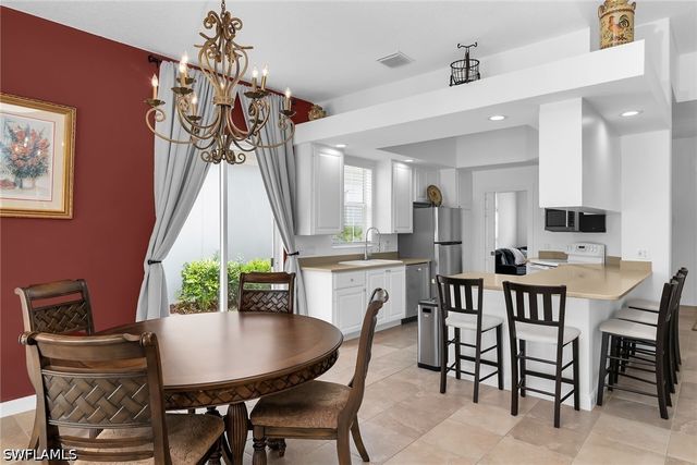 7935 Valentina CT, Naples, FL 34114