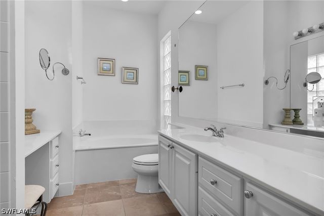 7935 Valentina CT, Naples, FL 34114