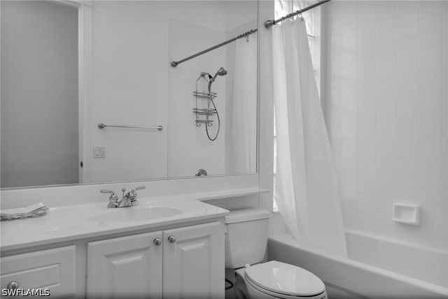 7935 Valentina CT, Naples, FL 34114
