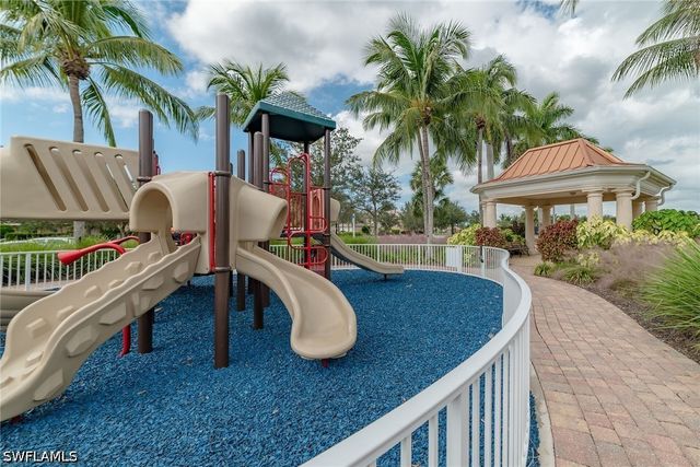 7935 Valentina CT, Naples, FL 34114