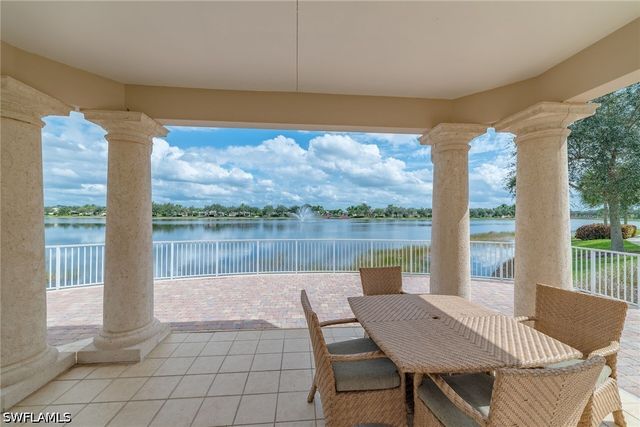 7935 Valentina CT, Naples, FL 34114