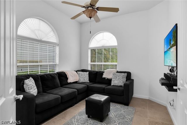 7935 Valentina CT, Naples, FL 34114