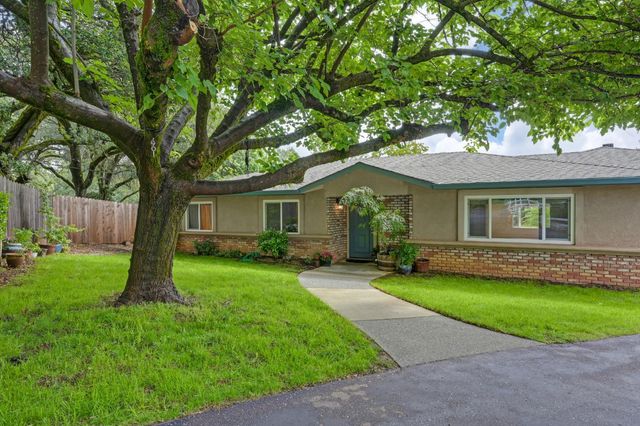 2230 Wildberry Ln, Auburn, CA 95603