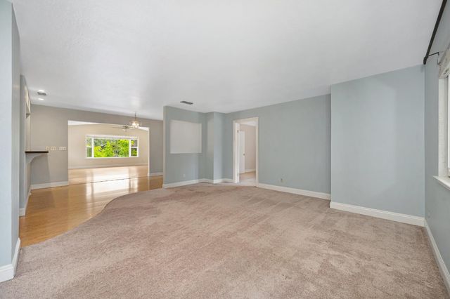 2230 Wildberry Ln, Auburn, CA 95603