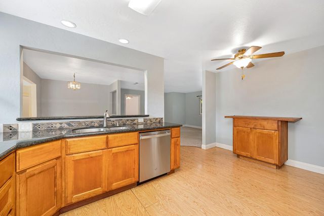 2230 Wildberry Ln, Auburn, CA 95603