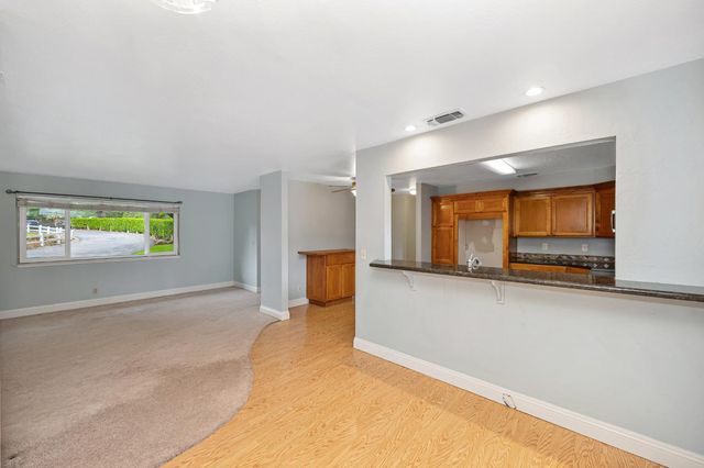 2230 Wildberry Ln, Auburn, CA 95603