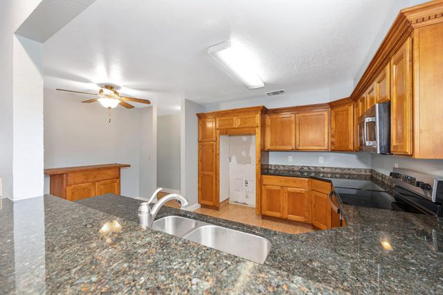 2230 Wildberry Ln, Auburn, CA 95603