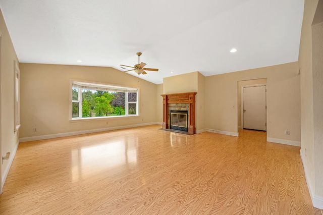 2230 Wildberry Ln, Auburn, CA 95603