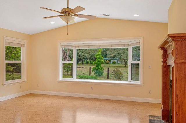 2230 Wildberry Ln, Auburn, CA 95603