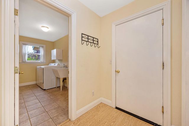 2230 Wildberry Ln, Auburn, CA 95603