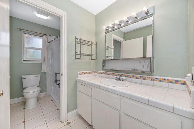 2230 Wildberry Ln, Auburn, CA 95603