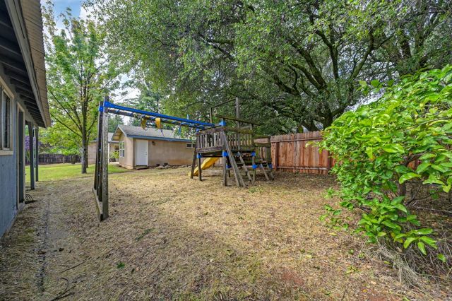 2230 Wildberry Ln, Auburn, CA 95603