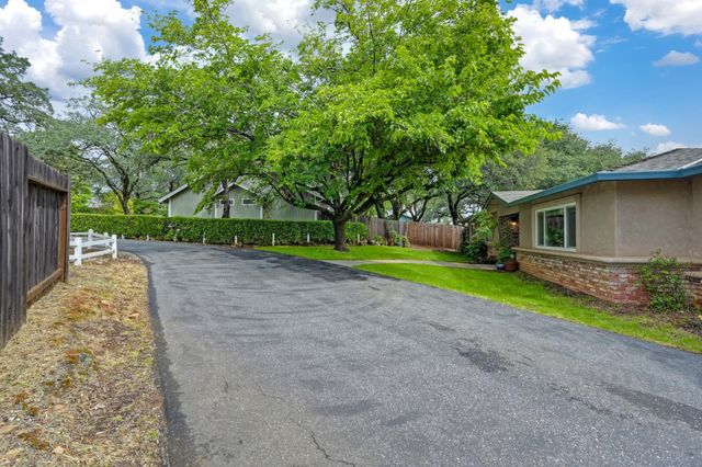 2230 Wildberry Ln, Auburn, CA 95603