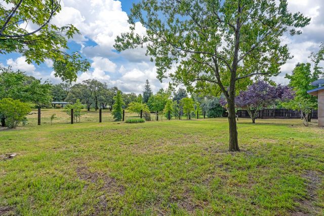 2230 Wildberry Ln, Auburn, CA 95603