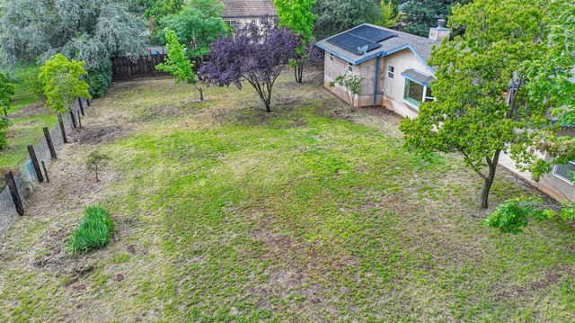 2230 Wildberry Ln, Auburn, CA 95603
