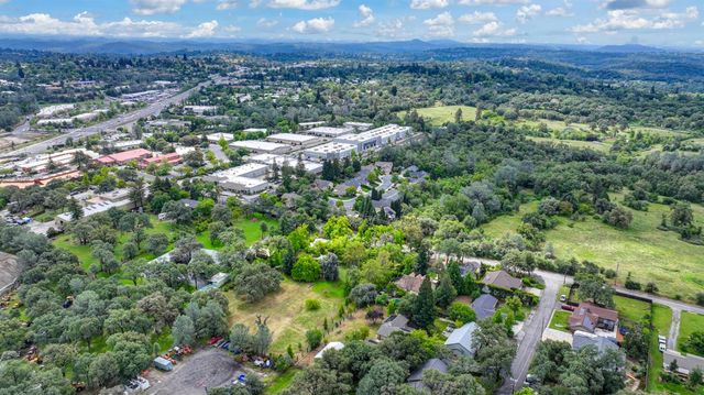 2230 Wildberry Ln, Auburn, CA 95603