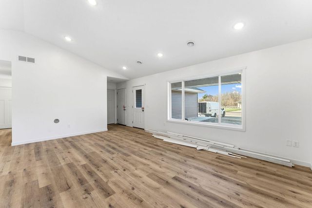 215 Gandy View Avenue, Milltown, WI 54858