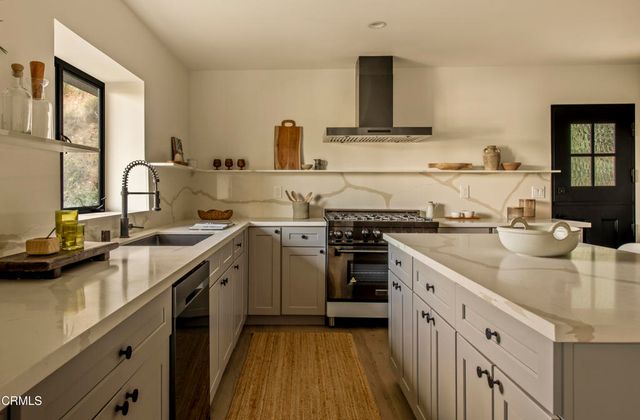 2994 Durand Drive, Los Angeles, CA 90068