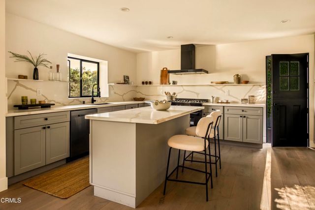 2994 Durand Drive, Los Angeles, CA 90068