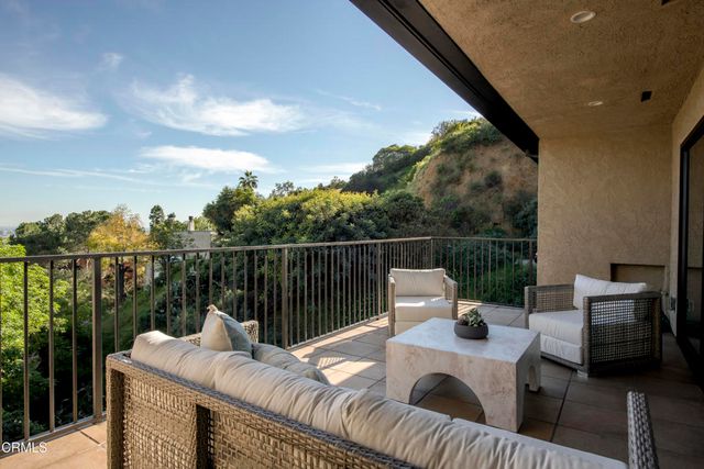 2994 Durand Drive, Los Angeles, CA 90068