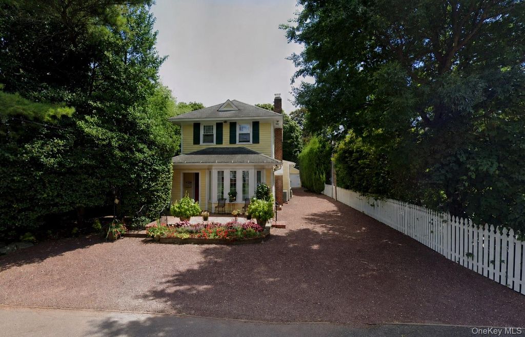 259 Pearsall Place, Lawrence, NY 11559 — exterior
