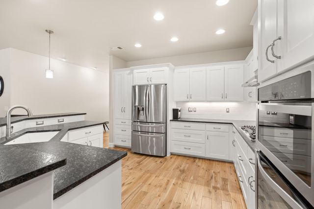 4035 Crystal Springs Drive, Medford, OR 97504