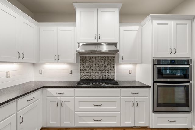 4035 Crystal Springs Drive, Medford, OR 97504