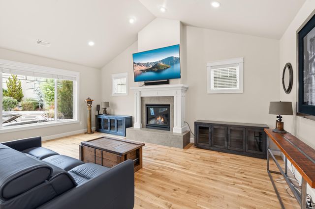 4035 Crystal Springs Drive, Medford, OR 97504