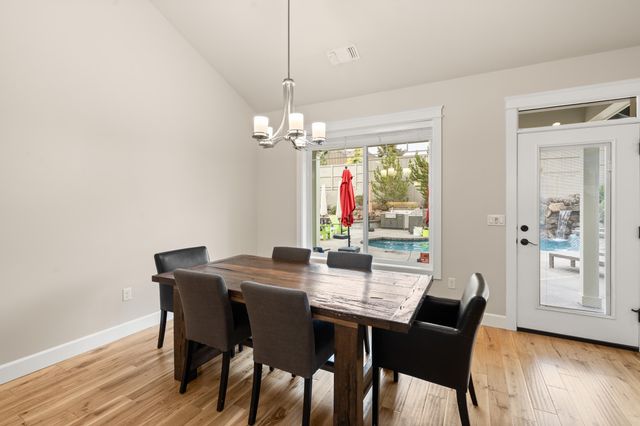 4035 Crystal Springs Drive, Medford, OR 97504